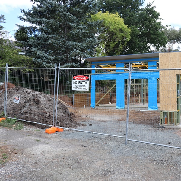 do you deliver and install temporary fencing and what's the price for these services in West Leyden